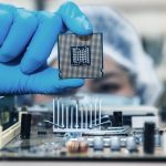 MỌI ĐIỀU BẠN CẦN BIẾT VỀ TÌNH TRẠNG THIẾU CHIP TRÊN TOÀN CẦU